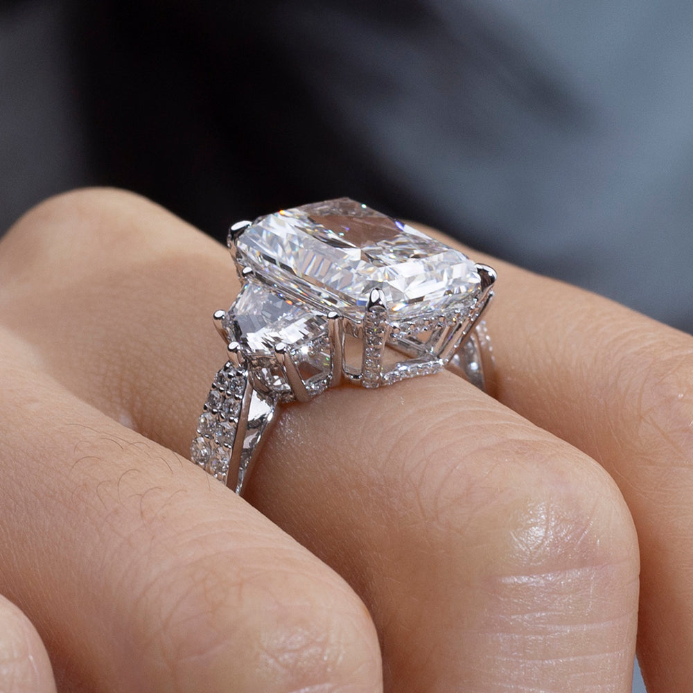 Eco-1875: Radiant Majesty – Lab-Grown Diamond Statement Ring in 18K White Gold