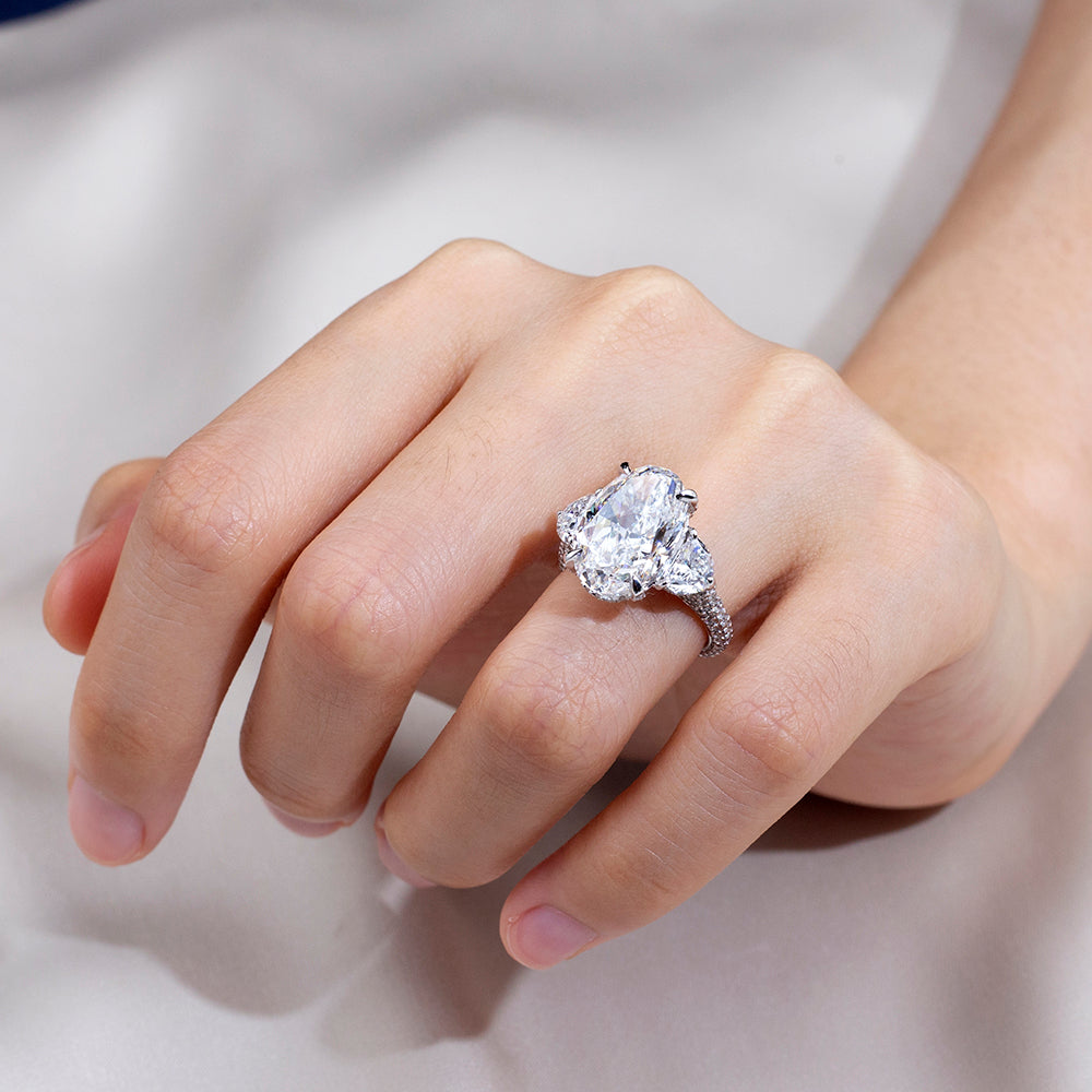 Eco-1893: Light Ascendant – Lab-Grown Oval Diamond Trilogy Ring in 18K White Gold