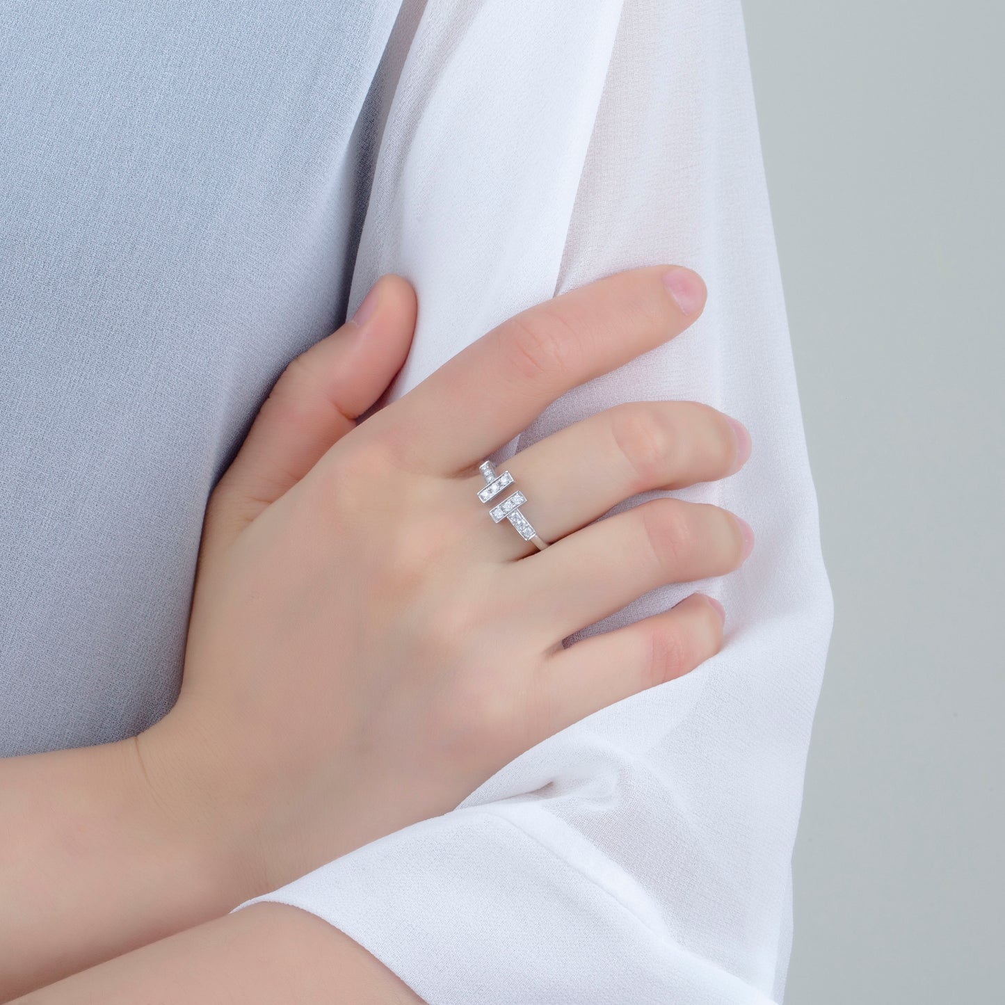 Eco-060: Open-Ended Lab-Grown Diamond Bar Ring | 18K Gold | IGI Certified | Ecogemma