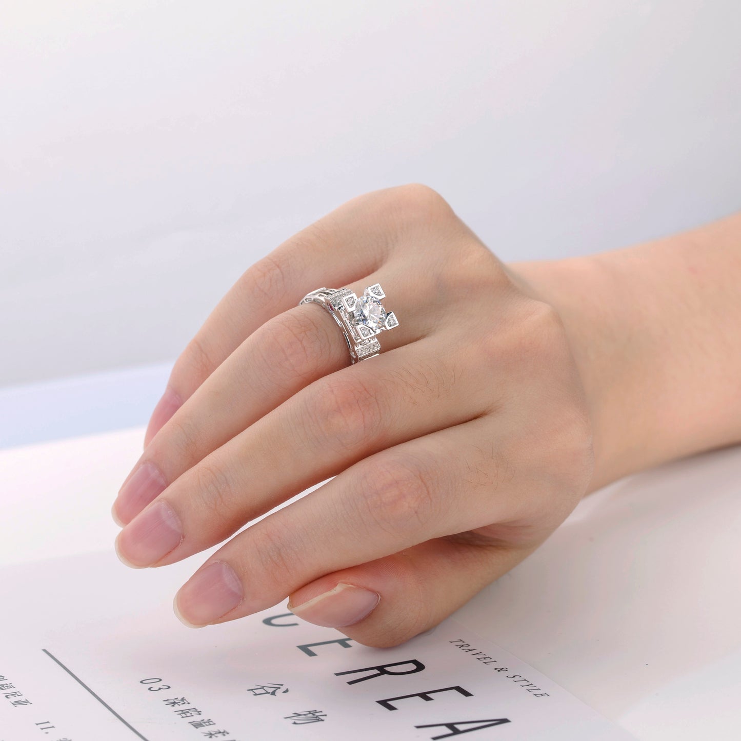 Eco-070 | 1.0ct D VVS1 Lab-Grown Diamond | 18K White Gold | IGI Certified