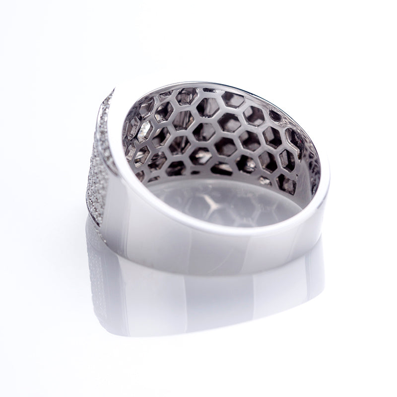 Harley-104: ヘイロー・ソブリン – 18Kホワイトゴールドのラボグロウンダイヤモンドパヴェリング