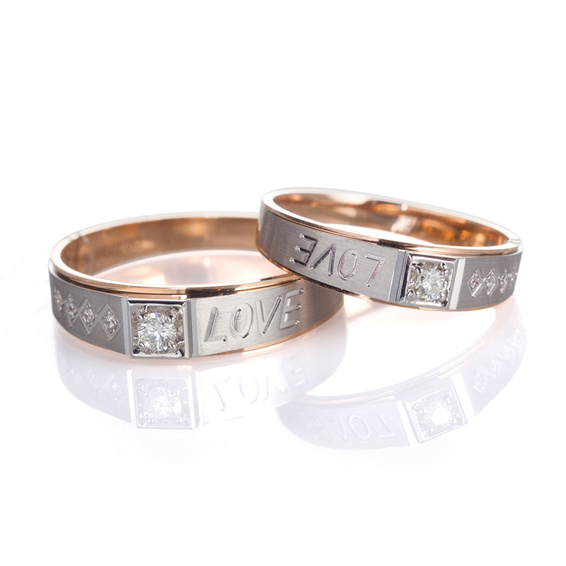 Harley-184: Love Inscription – Bandas de bisel con diamantes cultivados en laboratorio en oro blanco y amarillo de 18 quilates