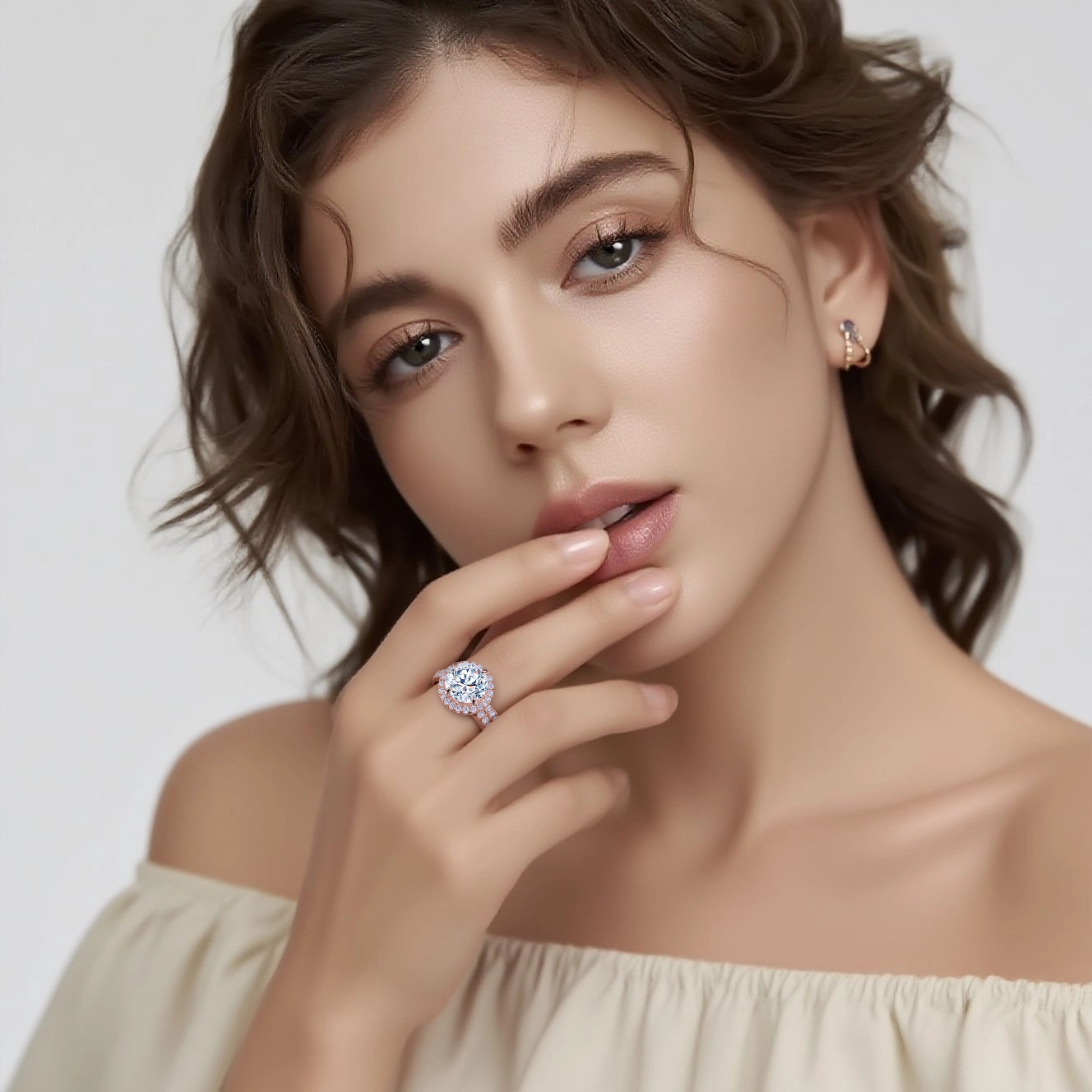 Eco-597: Halo ruborizado – Anillo de diamantes redondos cultivados en laboratorio en oro rosa de 18 quilates 