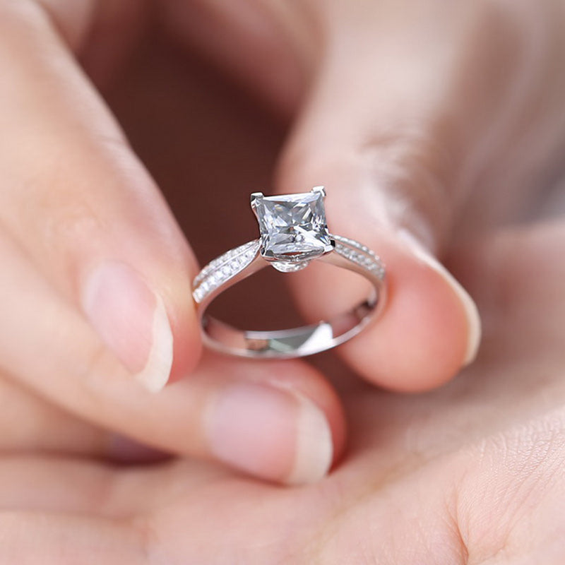 Eco—005  1.3ct D VS1 Princess Cut Lab-Grown Diamond Ring in 18K White Gold By Ecogemma · IGI Certified