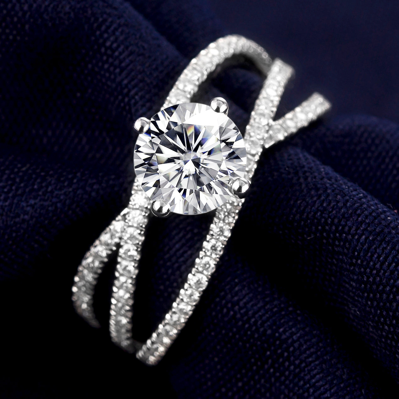 Eco—007: 1.0ct D VS1 Round Cut Lab-Grown Diamond Ring in 18K White Gold By Ecogemma · IGI Certified ·