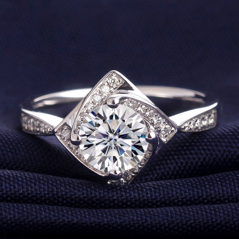 Eco-008:1.0ct D VS1 Round Cut Lab-Grown Diamond Ring in 18K White Gold By Ecogemma