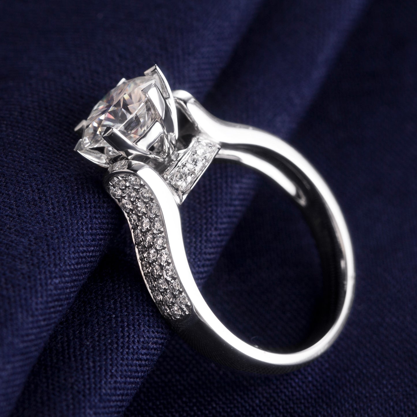 Eco-009:1.0ct D VS1 Round Cut Lab-Grown Diamond Ring in 18K White Gold By Ecogemma