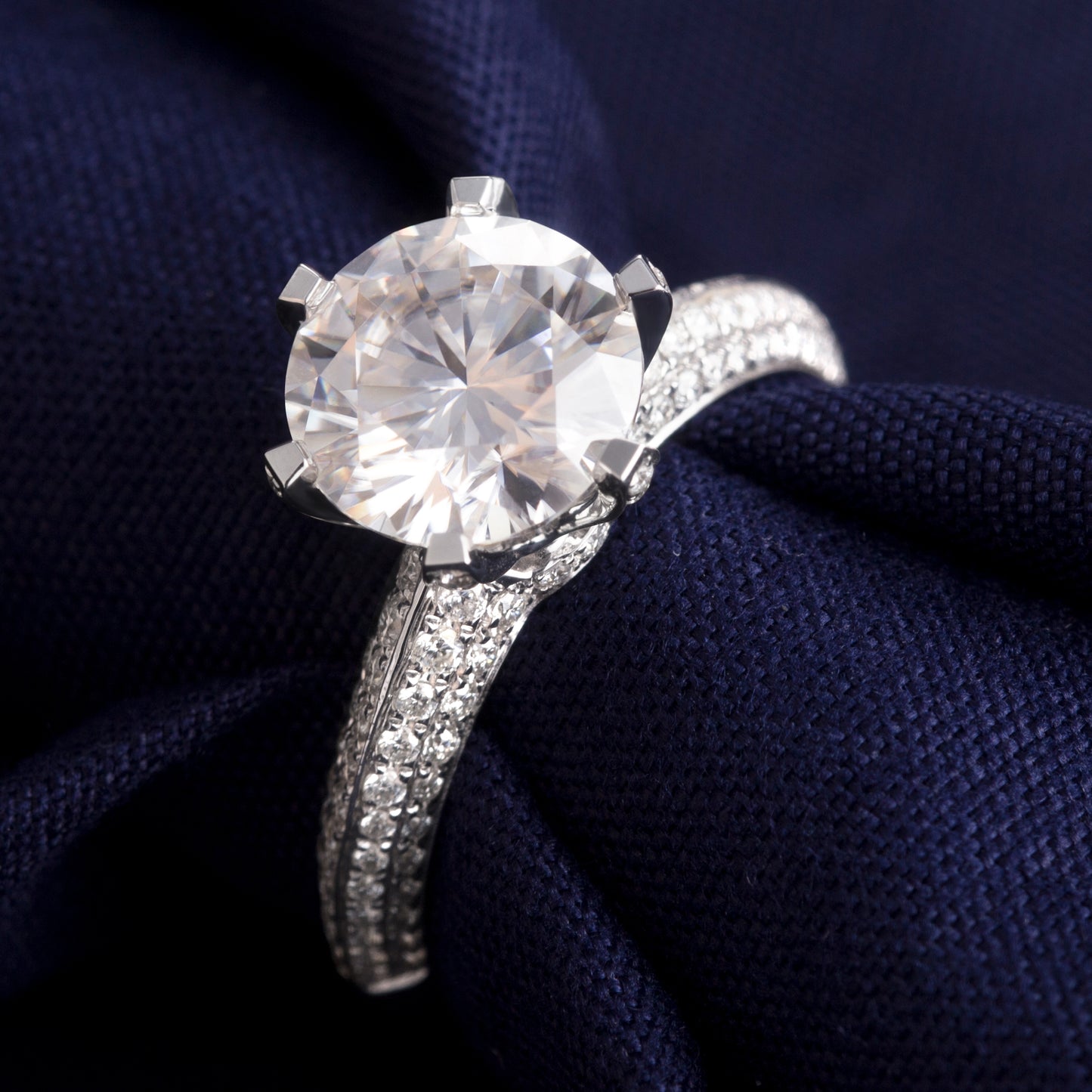 Eco—012: 1.0ct D VS1 Round Cut Lab-Grown Diamond Ring in 18K White Gold By Ecogemma · IGI Certified