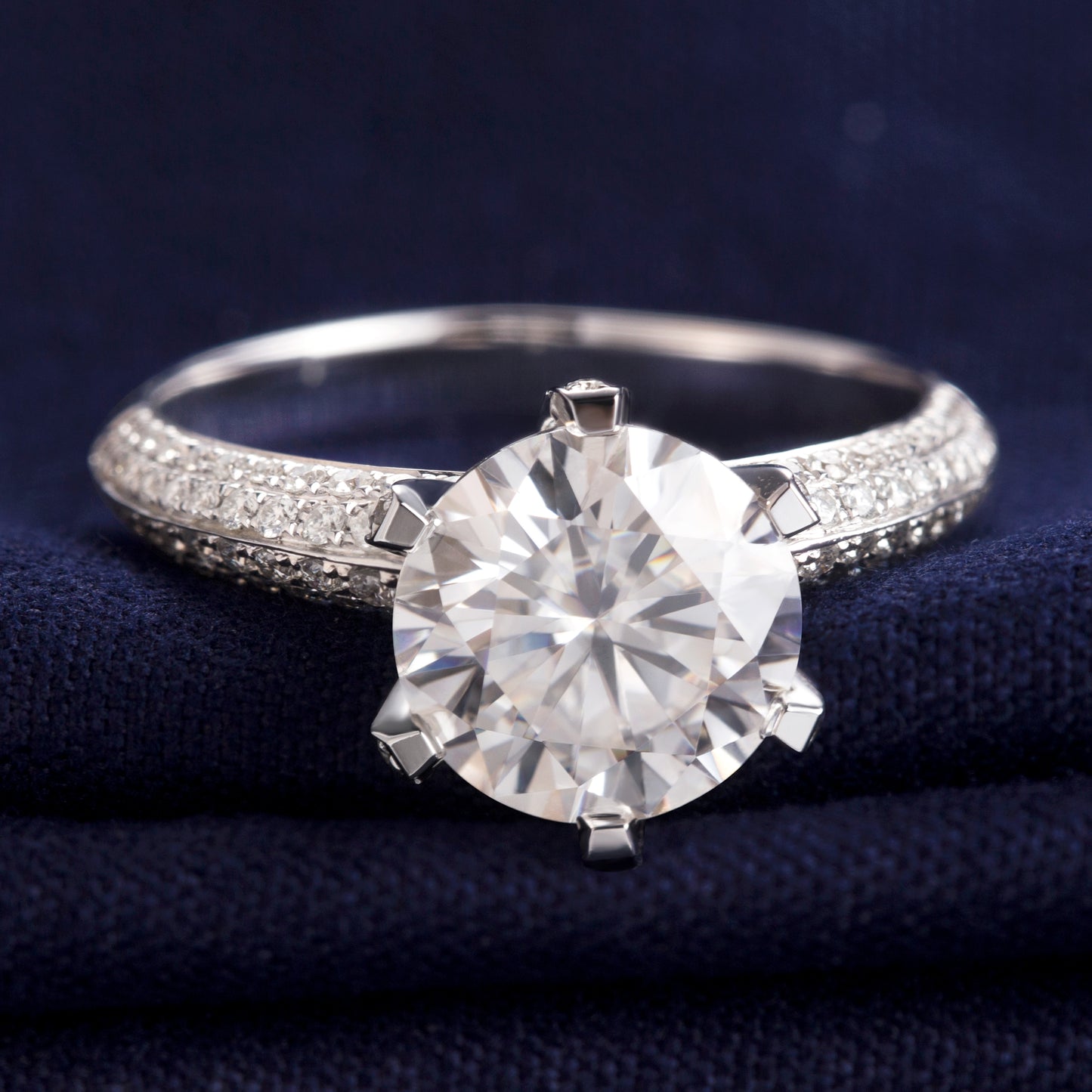 Eco—012: 1.0ct D VS1 Round Cut Lab-Grown Diamond Ring in 18K White Gold By Ecogemma · IGI Certified