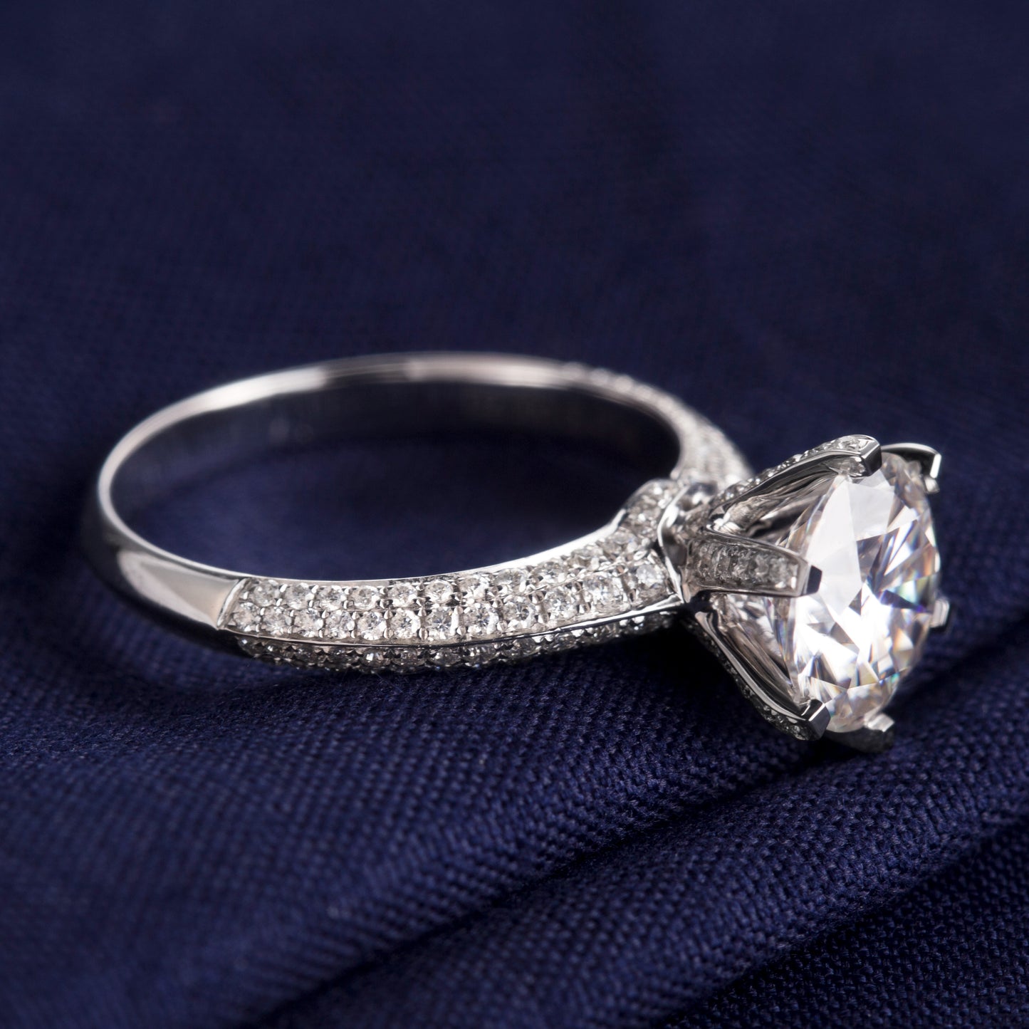 Eco—012: 1.0ct D VS1 Round Cut Lab-Grown Diamond Ring in 18K White Gold By Ecogemma · IGI Certified