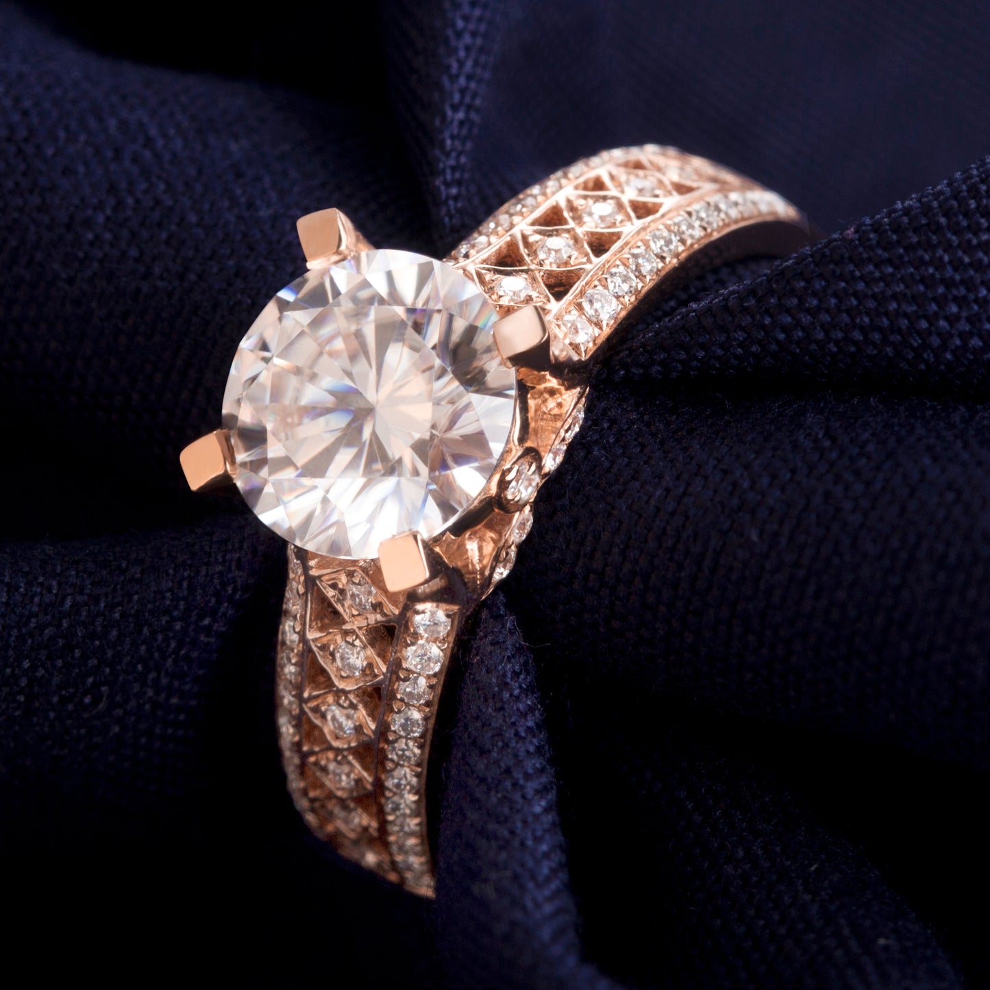 Eco—017: 1.0ct D VS1 Round Cut Lab-Grown Diamond Ring in 18K Rose Gold By Ecogemma · IGI Certified