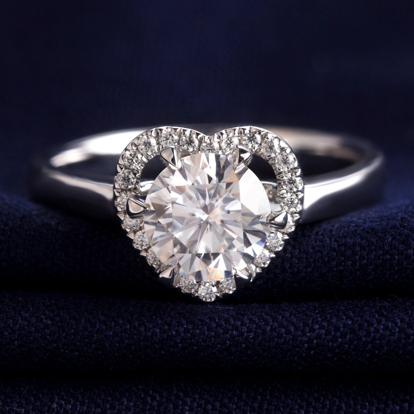 Eco—020: 1.0ct D VS1 Round Cut Lab-Grown Diamond Ring in 18K White Gold By Ecogemma · IGI Certified