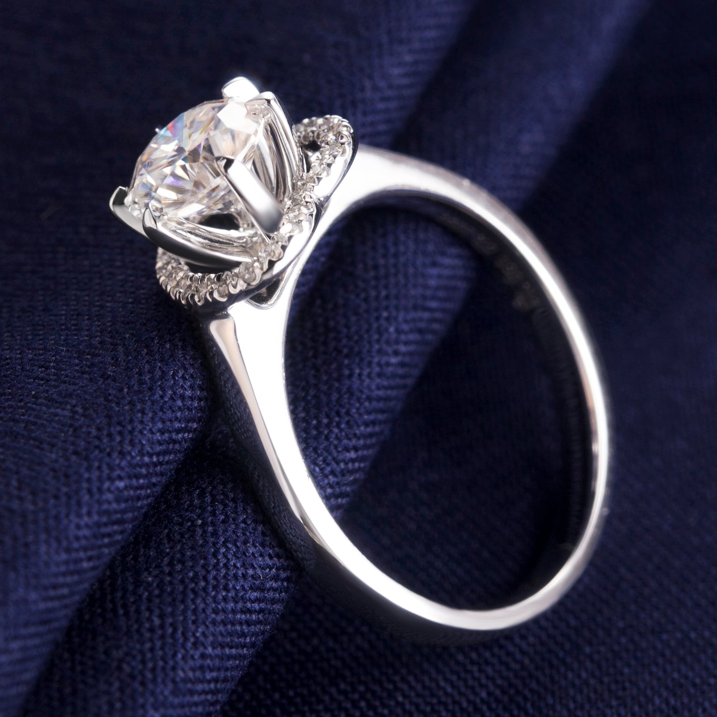 Eco—020: 1.0ct D VS1 Round Cut Lab-Grown Diamond Ring in 18K White Gold By Ecogemma · IGI Certified
