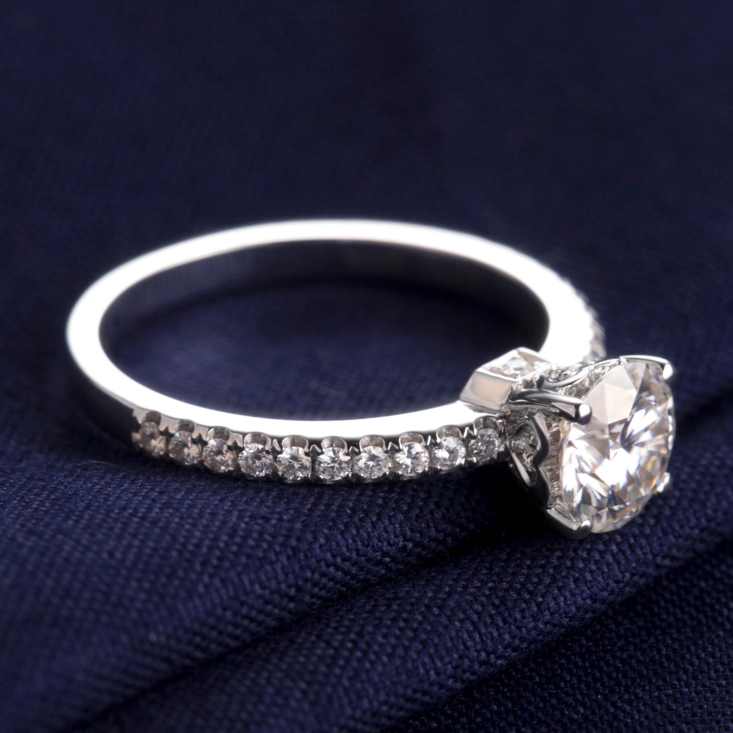 Eco—024: 1.0ct D VS1 Round Cut Lab-Grown Diamond Ring in 18K White Gold By Ecogemma · IGI Certified