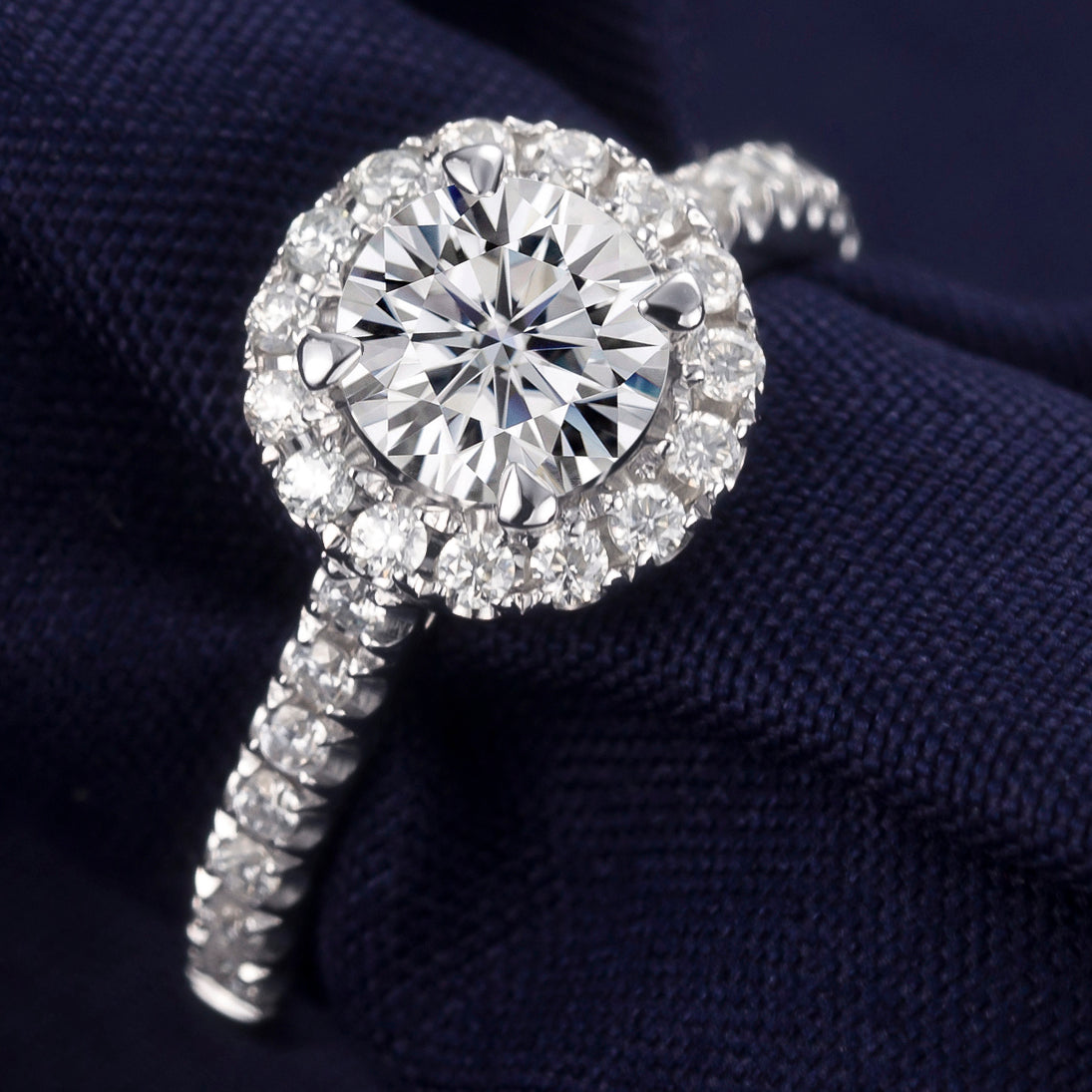 Eco—026: 1.0ct D VS1 Round Cut Lab-Grown Diamond Ring in 18K White Gold By Ecogemma · IGI Certified