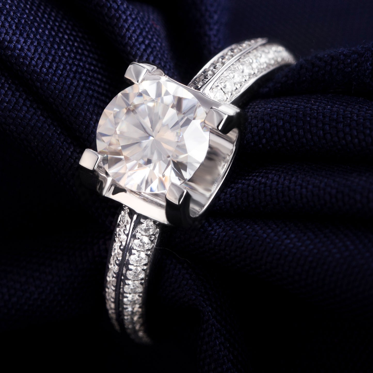 Eco—028: 1.0ct D VS1 Round Cut Lab-Grown Diamond Ring in 18K White Gold By Ecogemma · IGI Certified