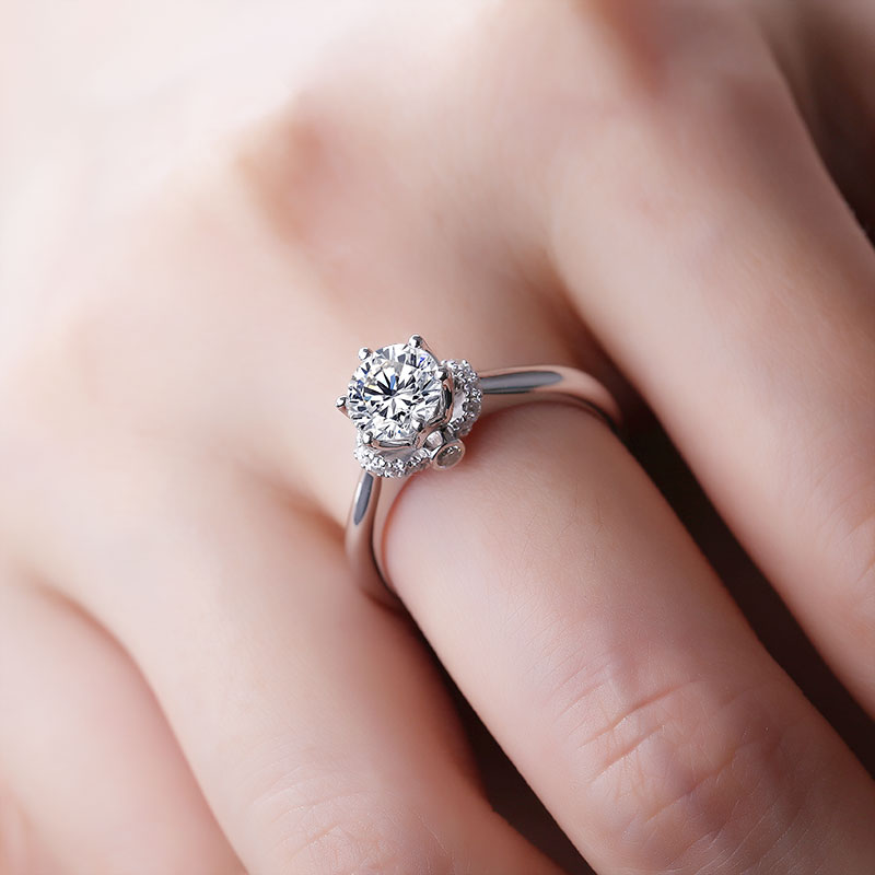 Eco—033: 1.0ct D VS1 Round Cut Lab-Grown Diamond Ring in 18K White Gold By Ecogemma · IGI Certified