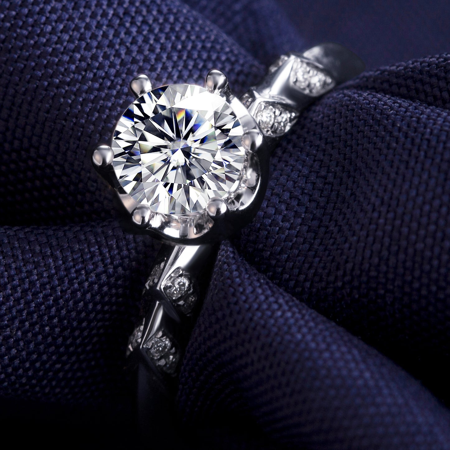 Eco—034: 1.0ct D VS1 Round Cut Lab-Grown Diamond Ring in 18K White Gold By Ecogemma · IGI Certified