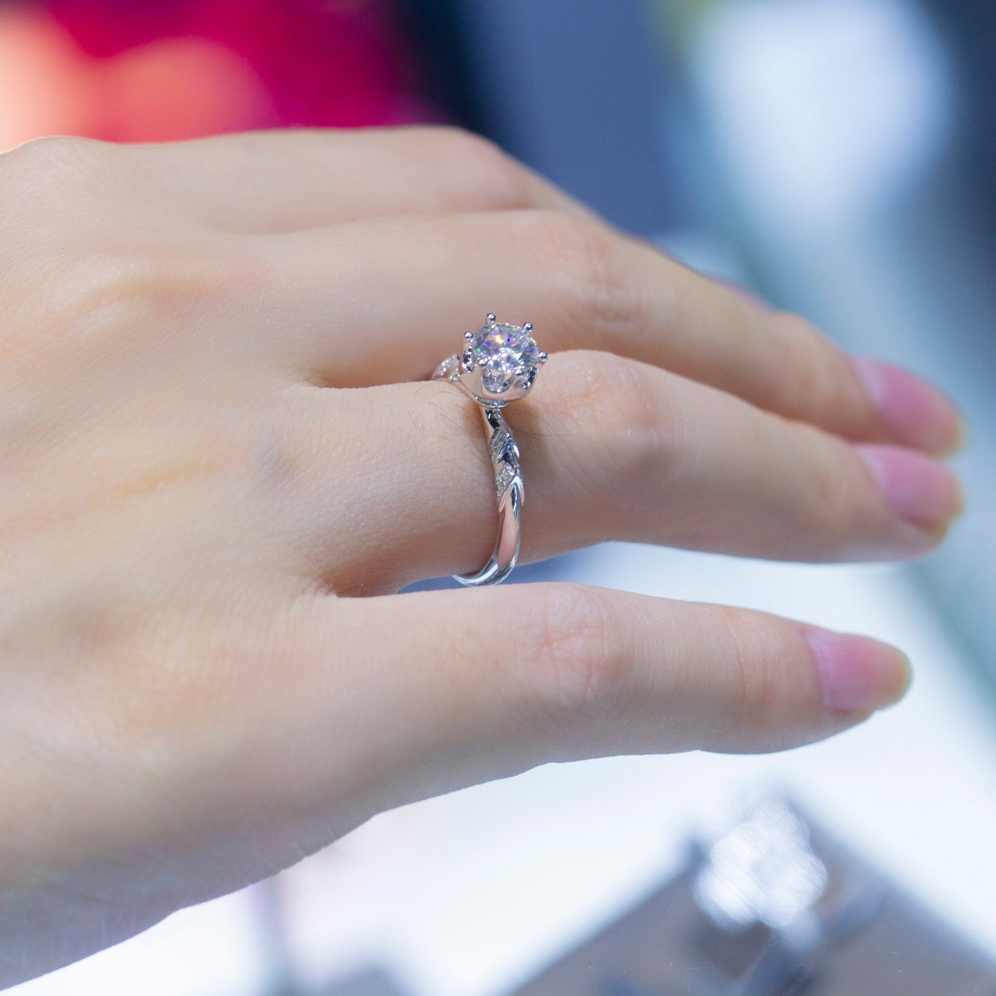 Eco—034: 1.0ct D VS1 Round Cut Lab-Grown Diamond Ring in 18K White Gold By Ecogemma · IGI Certified