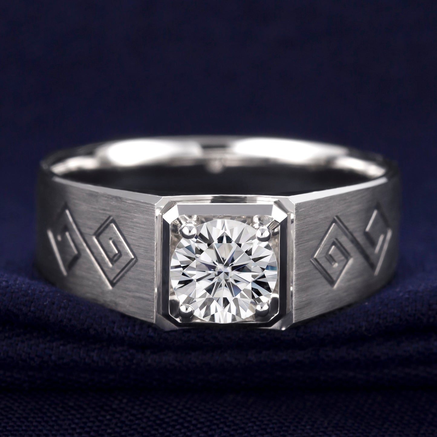 Harley-037: Mythos Lineage – Anillo de diamantes cultivados en laboratorio con grabado geométrico en oro blanco de 18 quilates