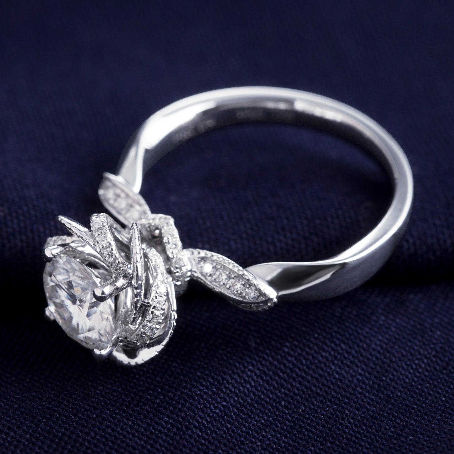Eco-065 1.0ct D VVS1 Lab-Grown Diamond | 18K White Gold | IGI Certified
