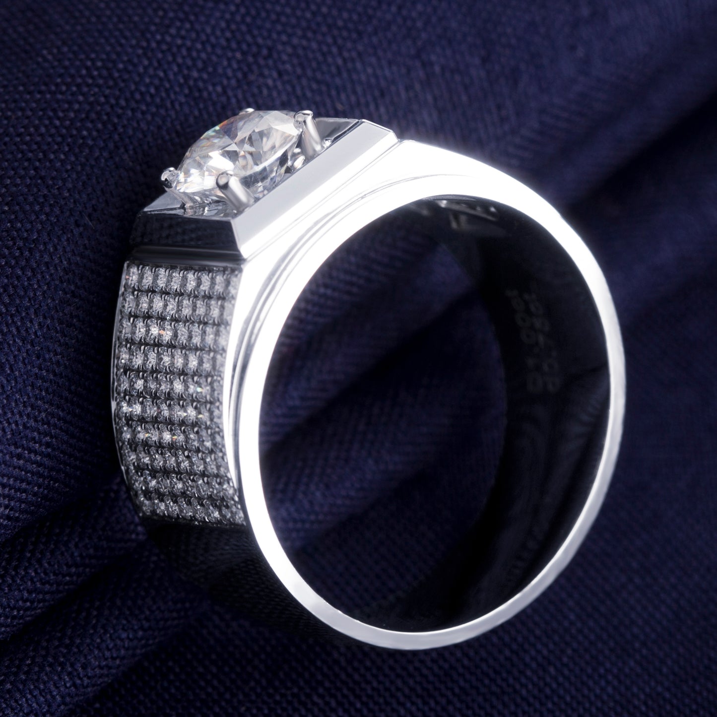 Harley-067: Sovereign Grid – Anillo con bisel pavé de diamantes cultivados en laboratorio en oro blanco de 18 quilates