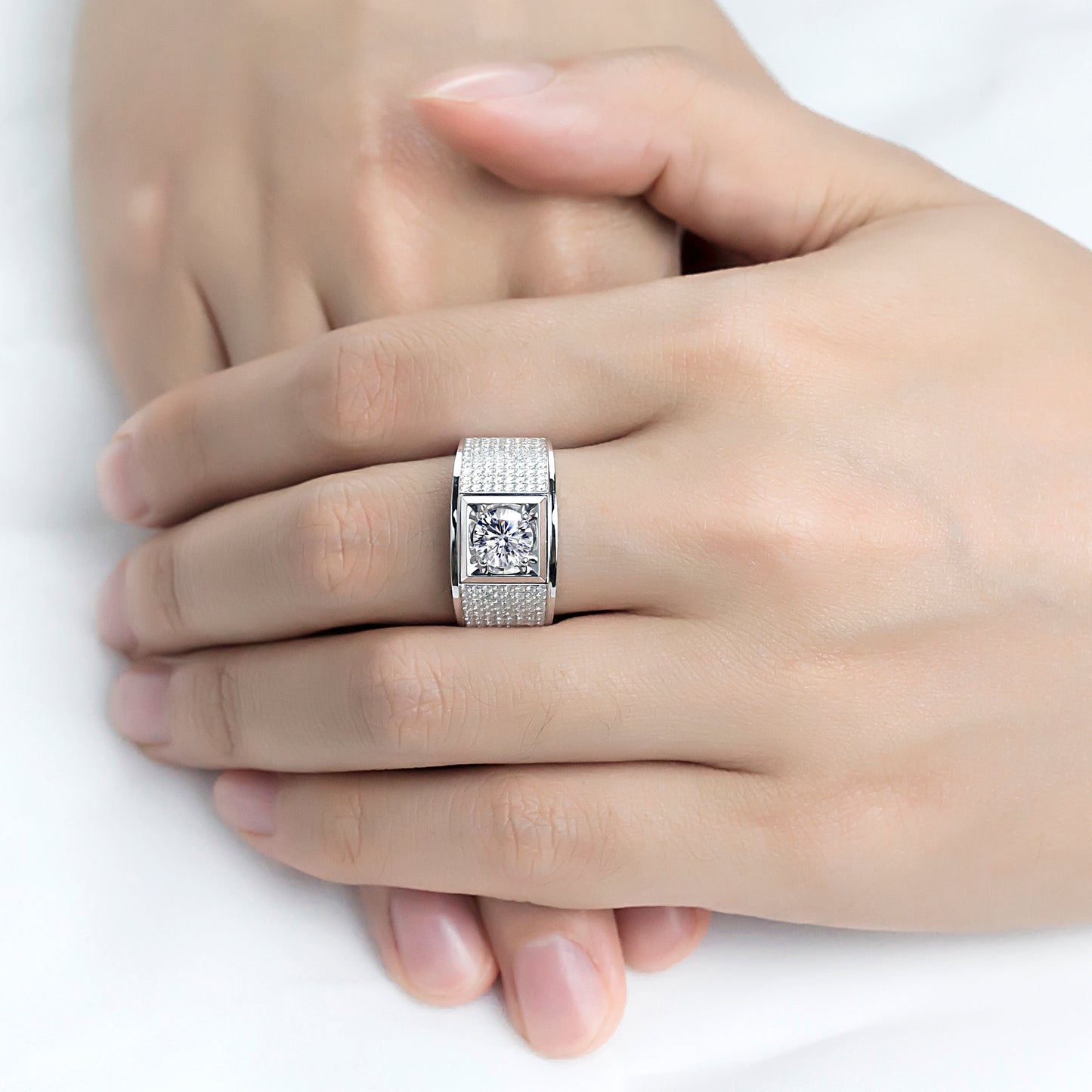 Harley-067: Sovereign Grid – Anillo con bisel pavé de diamantes cultivados en laboratorio en oro blanco de 18 quilates