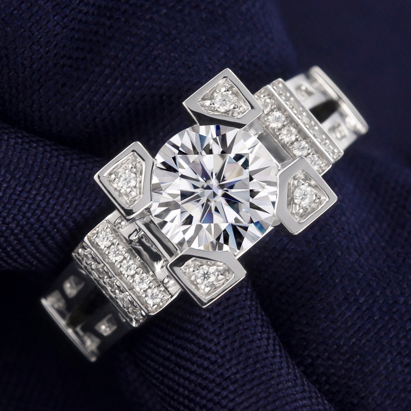 Eco-070 | 1.0ct D VVS1 Lab-Grown Diamond | 18K White Gold | IGI Certified