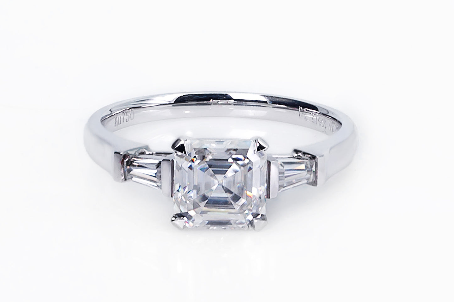 Eco-071 |1.10t D VS1 Asscher-Cut Lab-Grown Diamond | 18K White Gold | IGI Certified