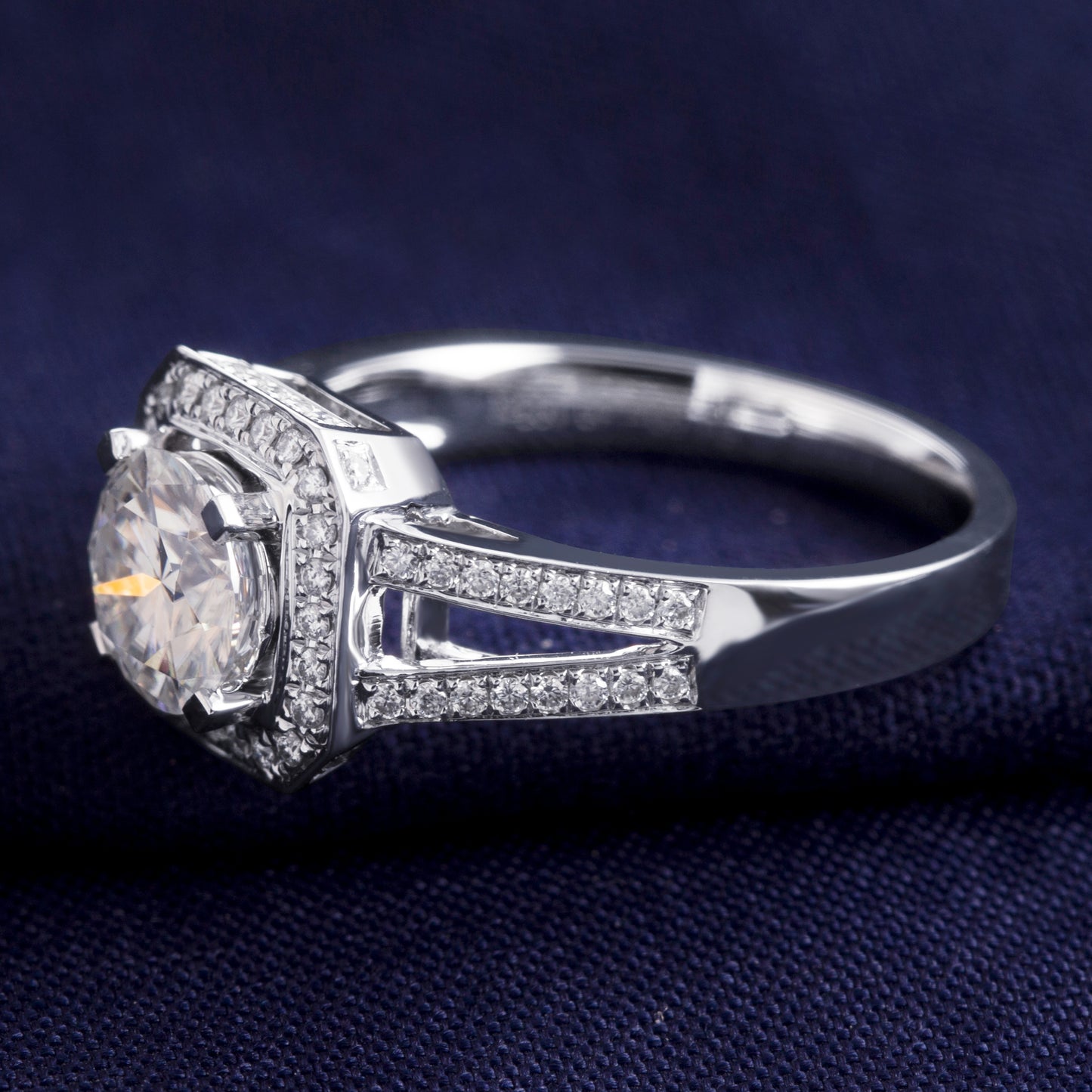 Eco-075 | 1.0ct D VVS1 Round-Cut Lab-Grown Diamond | 18K White Gold | IGI Certified