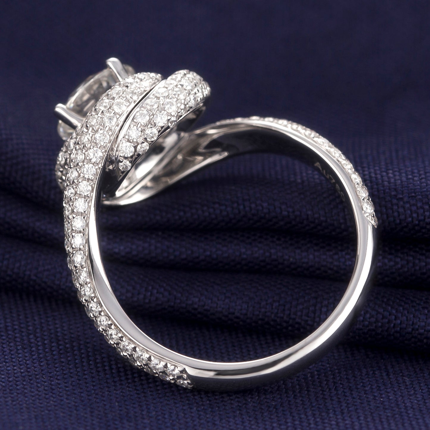 Eco-076 |1.0ct D VVS1  Round-Cut Lab-Grown Diamond | 18K White Gold | IGI Certified