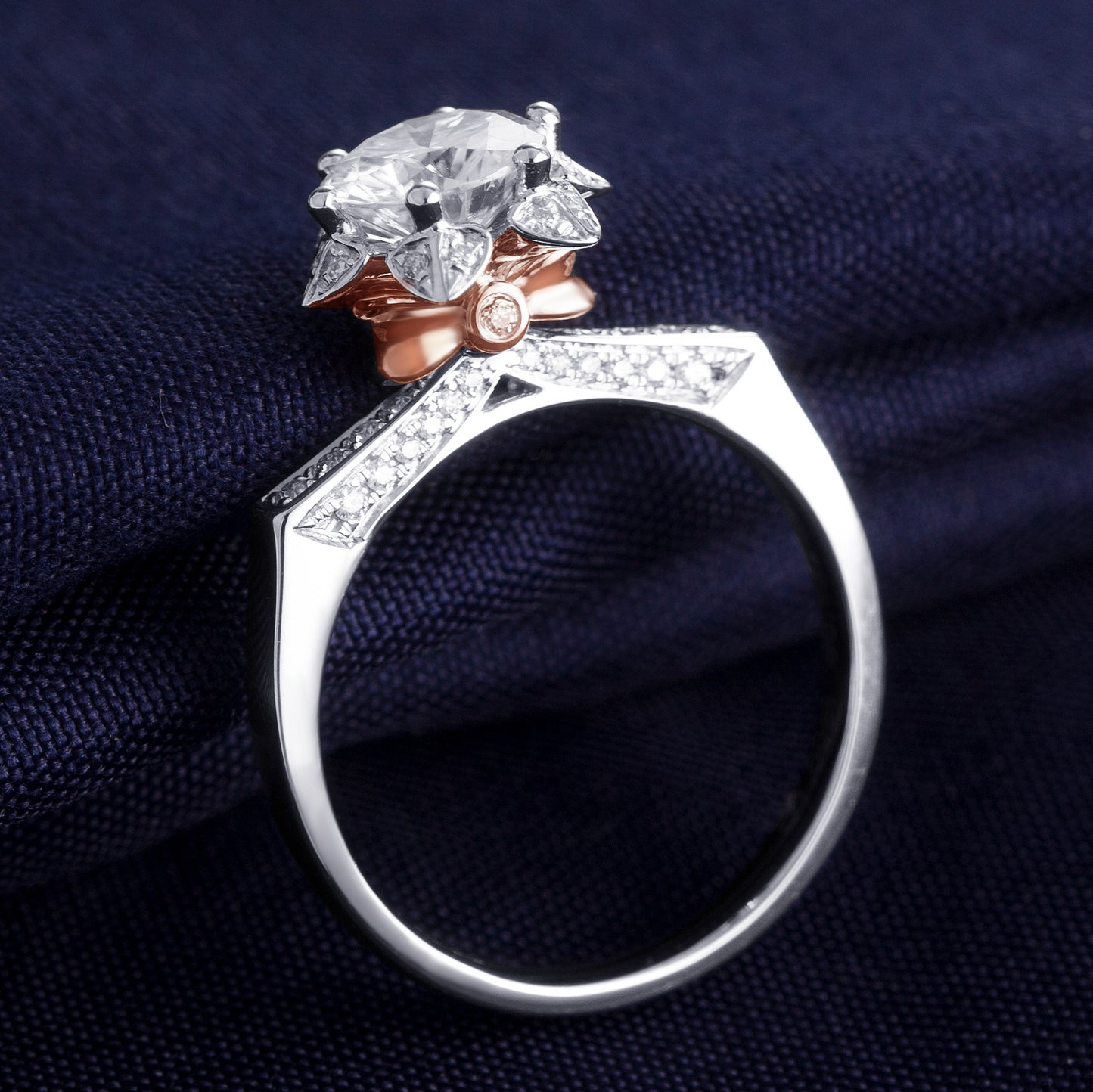 Eco-127 | 1.0ct D VVS1 Round-Cut Lab-Grown Diamond | 18K White Gold | IGI Certified