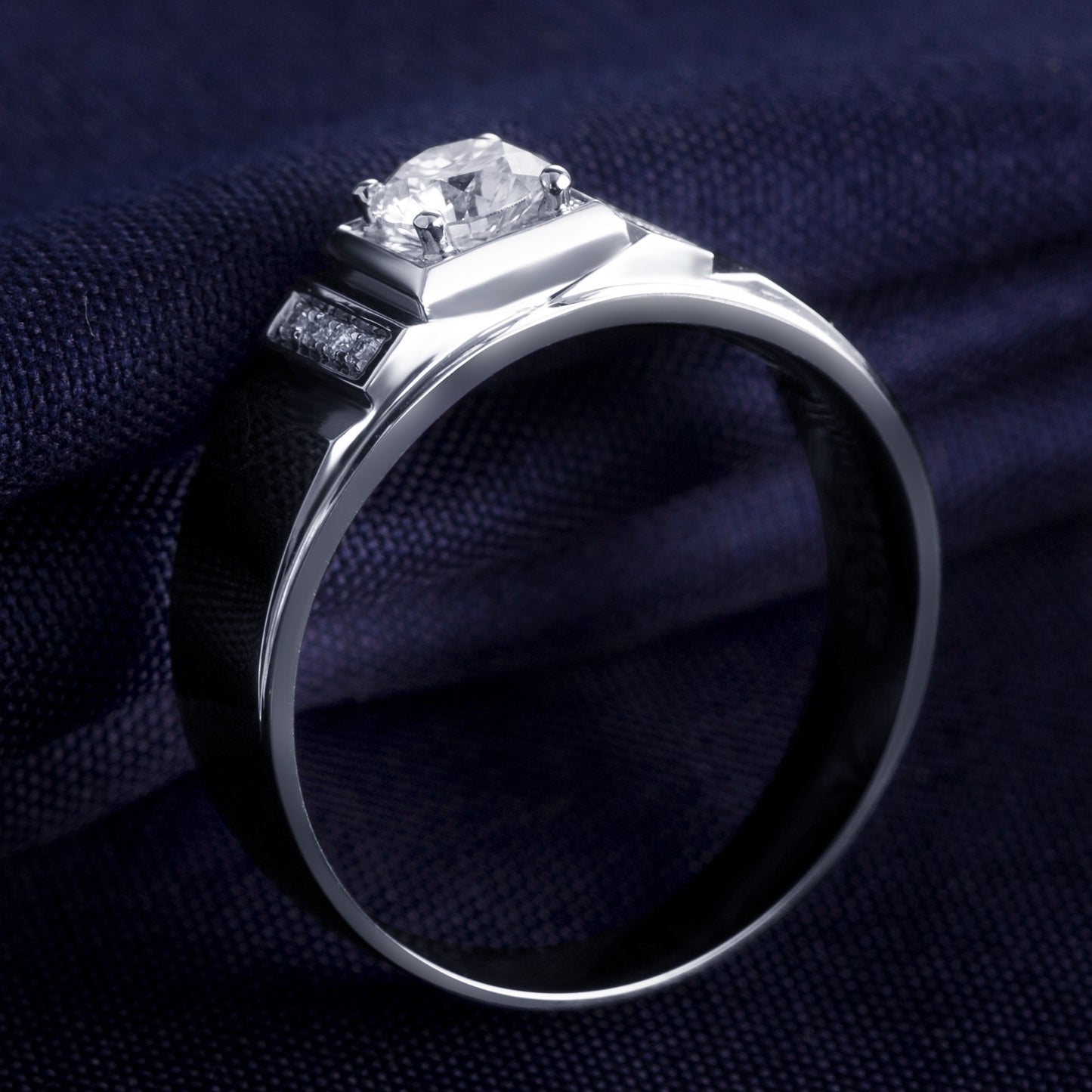 Harley-170: リニア・ラディアンス – 18Kホワイトゴールドのラボグロウンダイヤモンドトリオリング