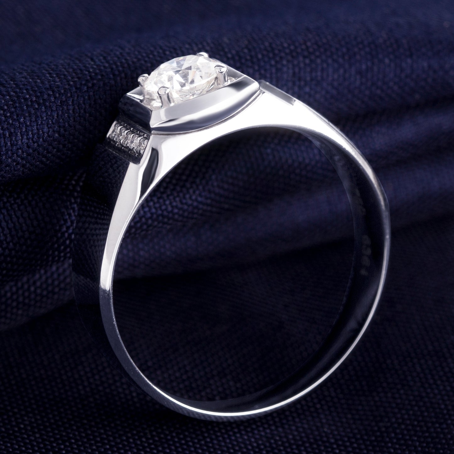 Harley-173: Meridian Vault – ラボグロウンダイヤモンドチャンネルリング（18Kホワイトゴールド）