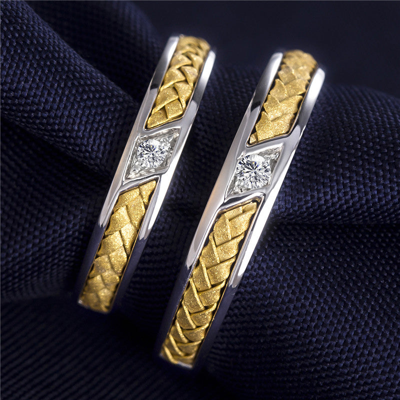 Harley-180: Woven Vow – ラボグロウンダイヤモンドテクスチャードバンド（18Kホワイト＆イエローゴールド）