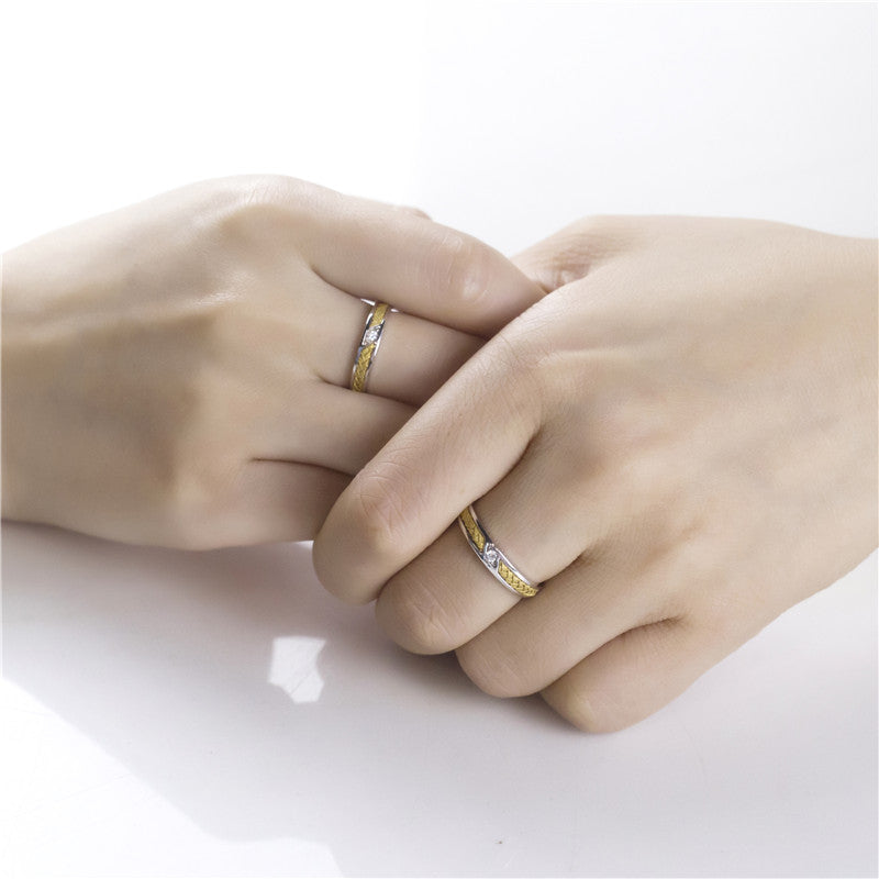 Harley-180: Woven Vow – ラボグロウンダイヤモンドテクスチャードバンド（18Kホワイト＆イエローゴールド）