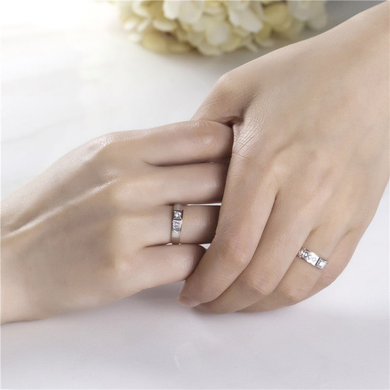 Harley-184: Love Inscription – Bandas de bisel con diamantes cultivados en laboratorio en oro blanco y amarillo de 18 quilates