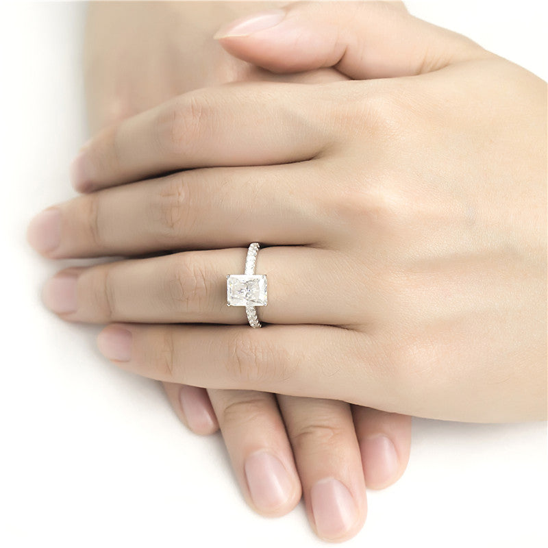 Eco-239 Customization | 18K White Gold | Radiant-Cut Lab-Grown Diamond  1.0ct D VVS2| IGI Certified