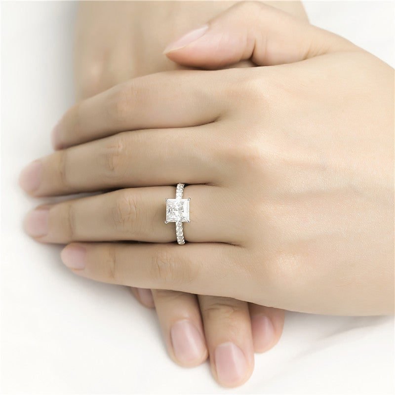 Eco-241 Customization | 18K White Gold | Radiant-Cut Lab-Grown Diamond 2ct E VVS2 | IGI Certified