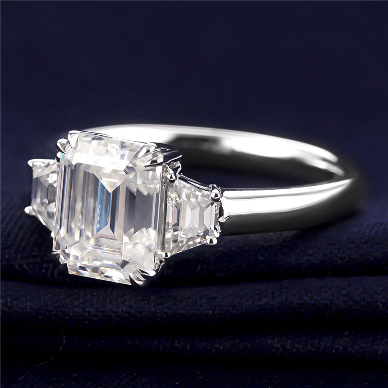 Eco-248  Customization | 18K White Gold | Emerald-Cut Lab-Grown Diamond 1.5ct E VVS2 | IGI Certified