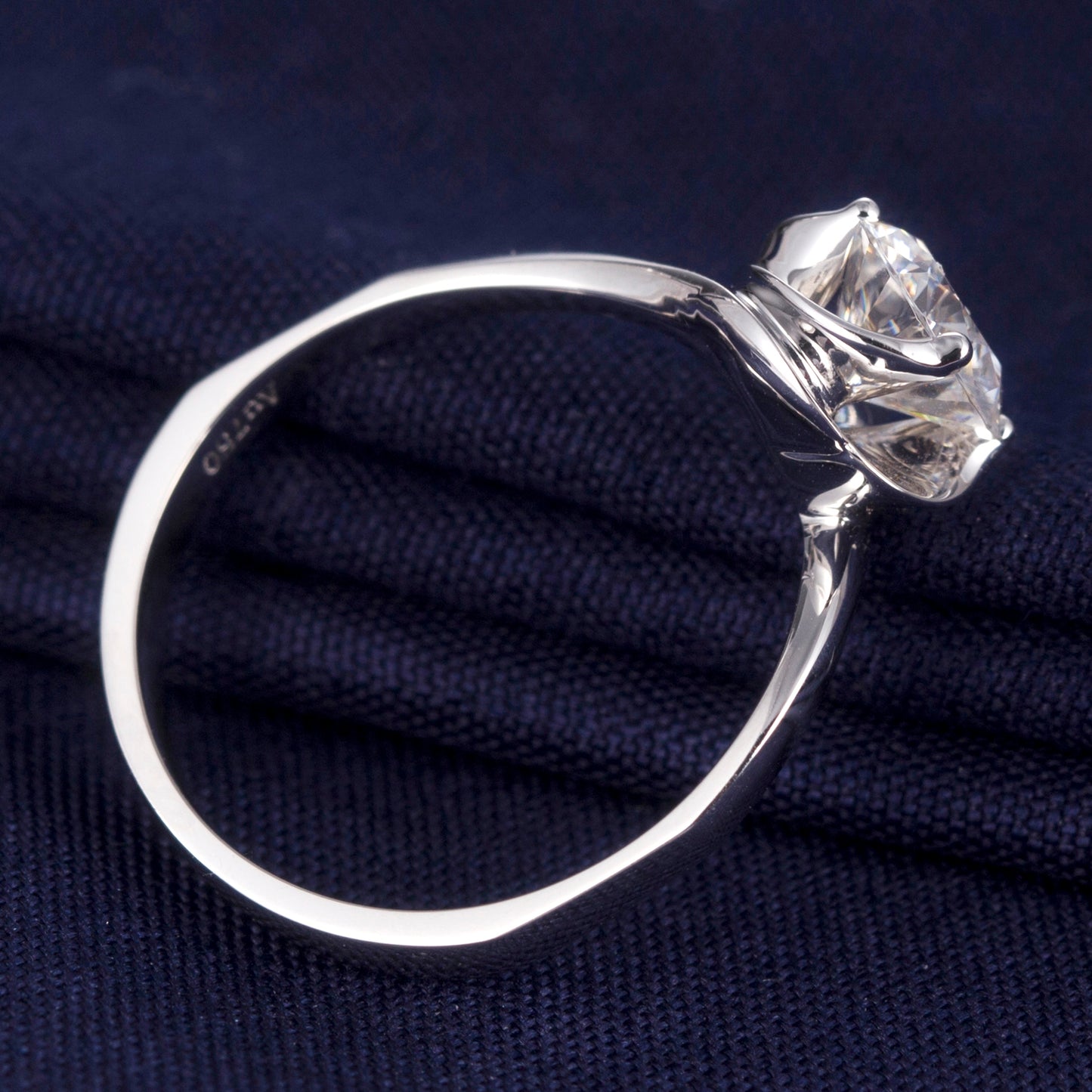 Eco-269   Customization | 18K White Gold | Cushion-Cut Lab-Grown Diamond 1CT D VVS1 | IGI Certified