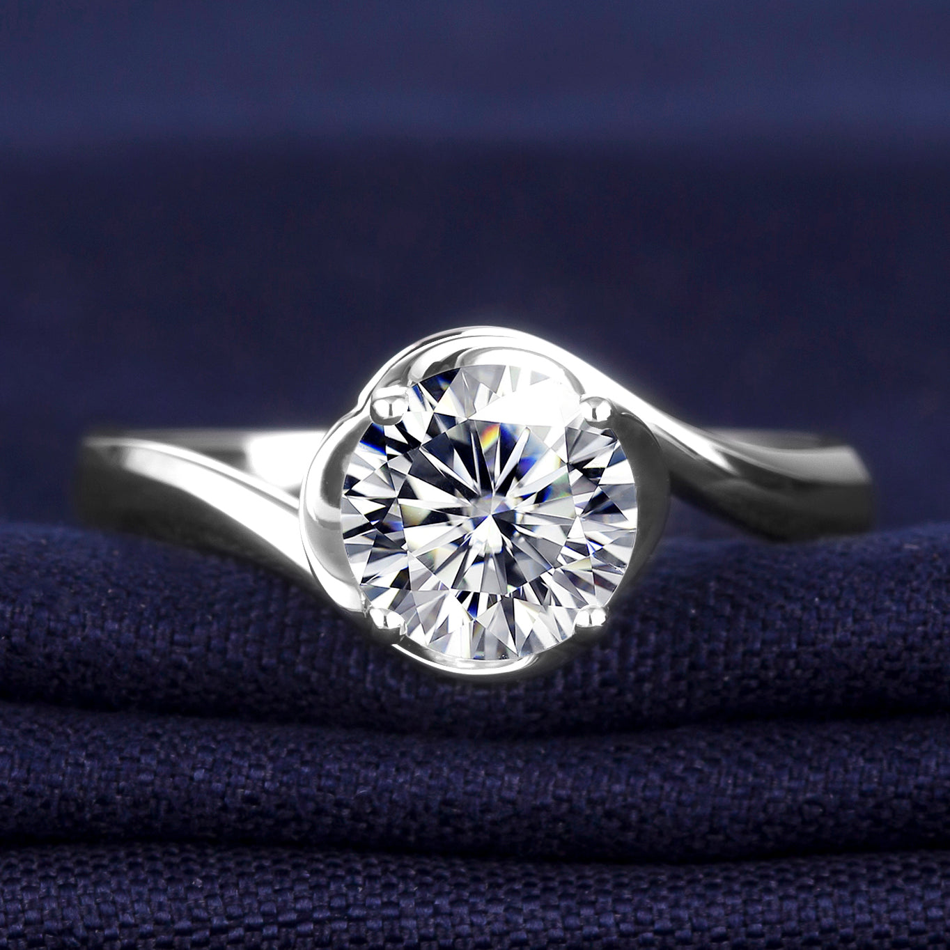 Eco-269   Customization | 18K White Gold | Cushion-Cut Lab-Grown Diamond 1CT D VVS1 | IGI Certified