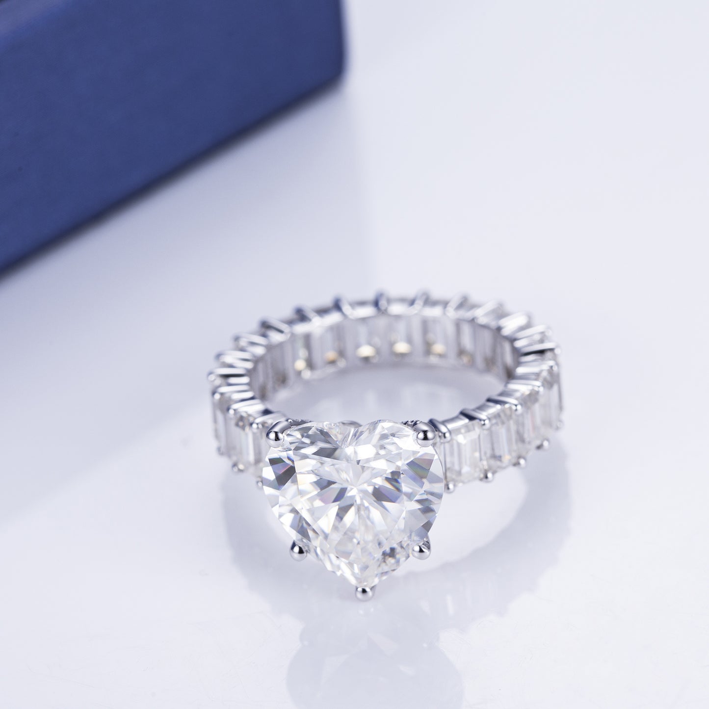 Eco-286 Customization | 18K White Gold | Heart-Cut Lab-Grown Diamond 1CT D VVS1 | IGI Certified