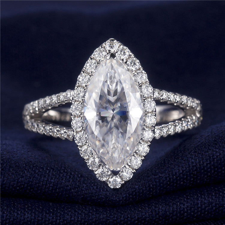 Eco-395: 光の翼 – ラボグロウンマーキスダイヤモンドハローリング（18Kホワイトゴールド） 