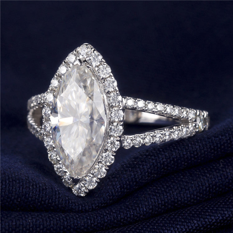 Eco-395: 光の翼 – ラボグロウンマーキスダイヤモンドハローリング（18Kホワイトゴールド） 