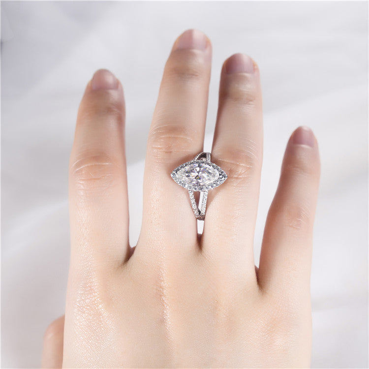 Eco-395: 光の翼 – ラボグロウンマーキスダイヤモンドハローリング（18Kホワイトゴールド） 