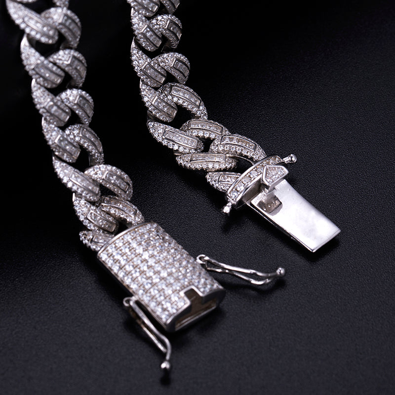 Ecogemma Ecoc-452: Ice-Out Moissanite Cuban Link Bracelet in Sterling Silver Majesty
