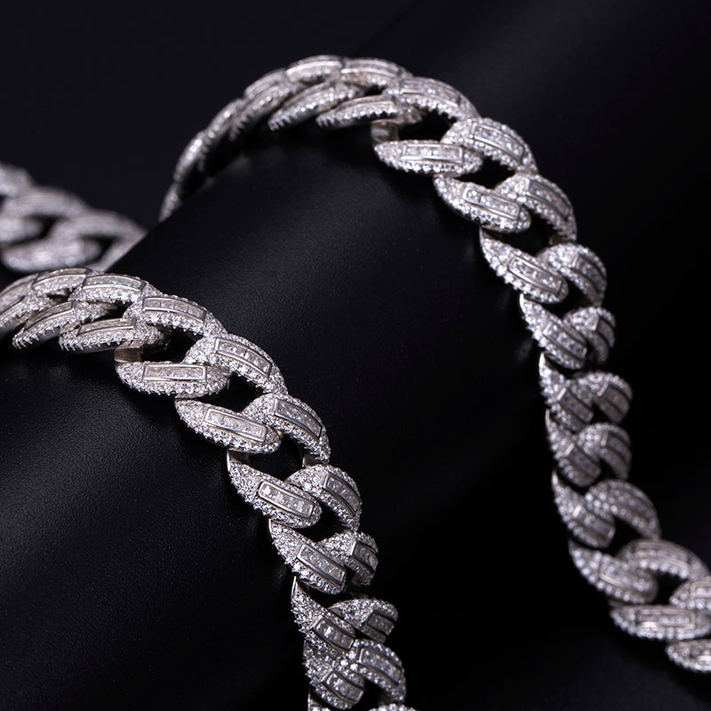 Ecogemma Ecoc-452: Ice-Out Moissanite Cuban Link Bracelet in Sterling Silver Majesty