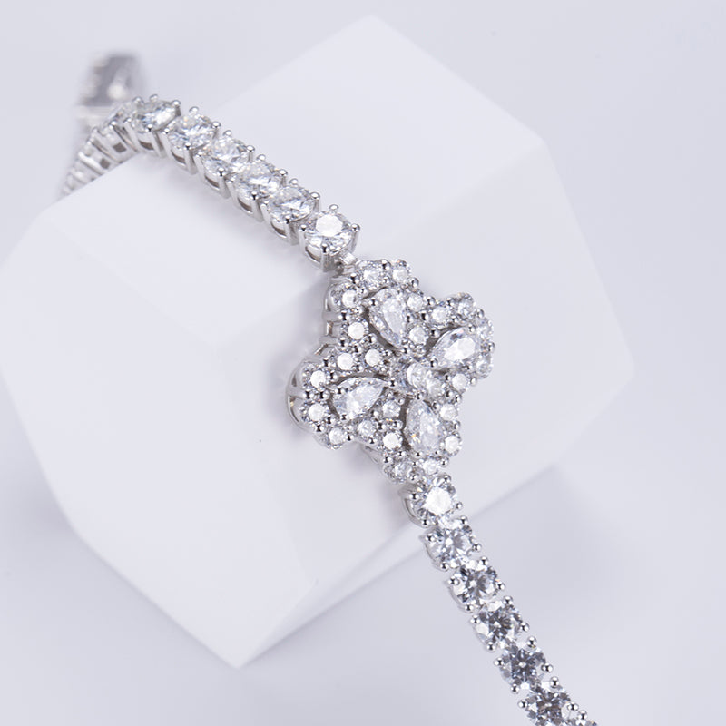 Ecob-572 "Petal Radiance" Lab-Grown Diamond Floral Bracelet