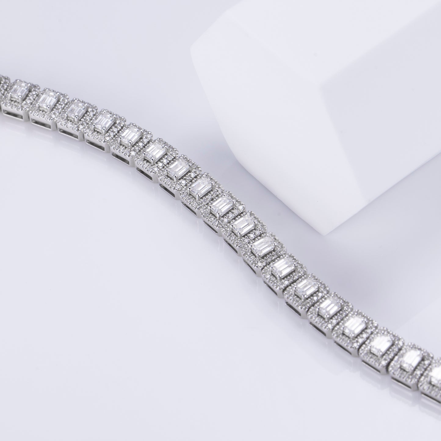 Ecob-574 "Halo Geometry" Lab-Grown Diamond Emerald-Cut Tennis Bracelet